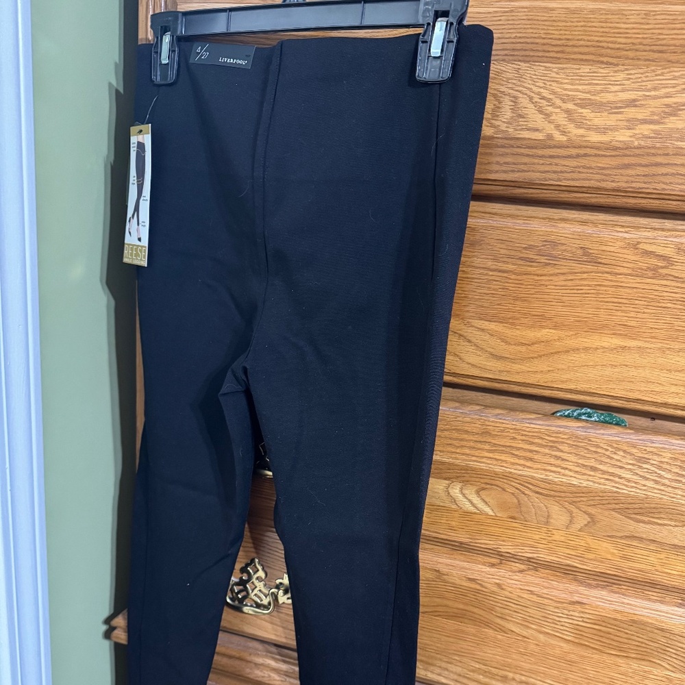 Liverpool Reese ankle legging new with bags size 4